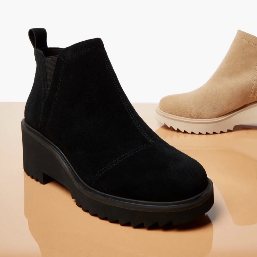 Women’s Tom’s black suede Maude style booties- size 7.5